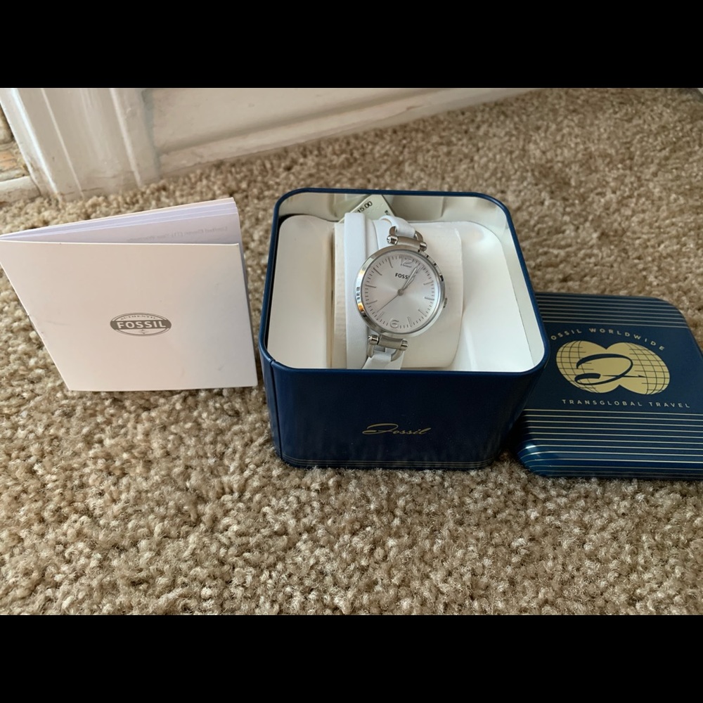 Women's Fossil Watch ⌚️🤍